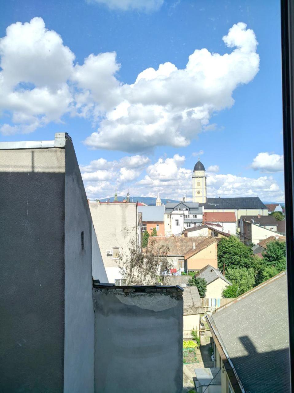 Best One Room Apartments Munkács Kültér fotó