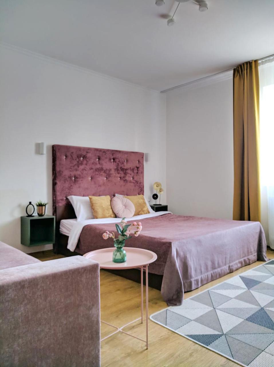 Best One Room Apartments Munkács Kültér fotó