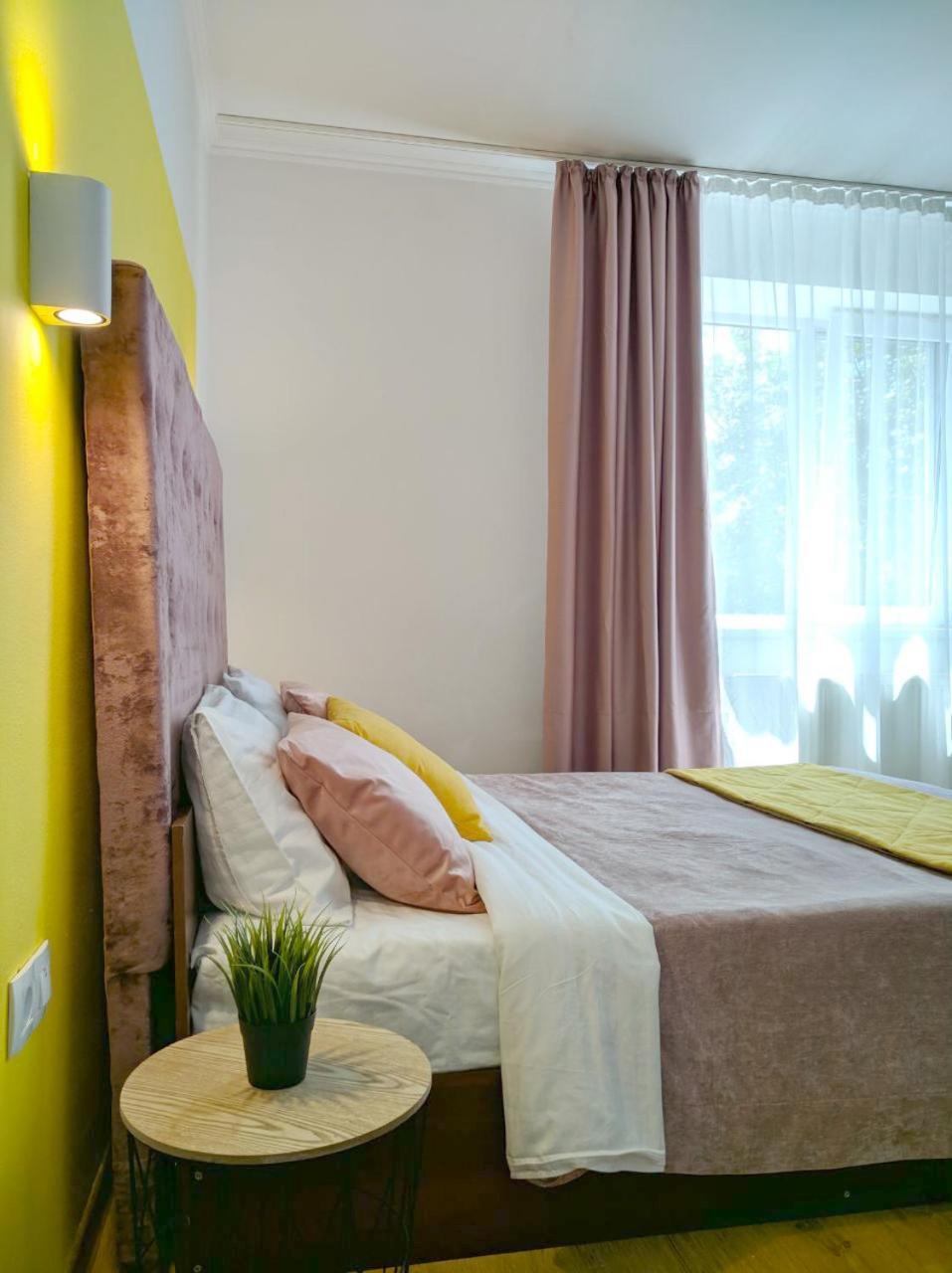 Best One Room Apartments Munkács Kültér fotó